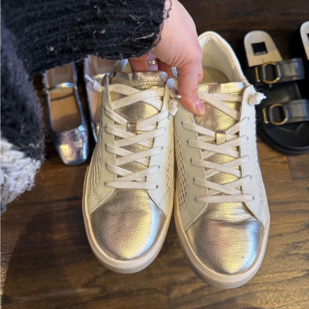 Dolce vita Zina Sneakers Women's metallic and White Sneakers